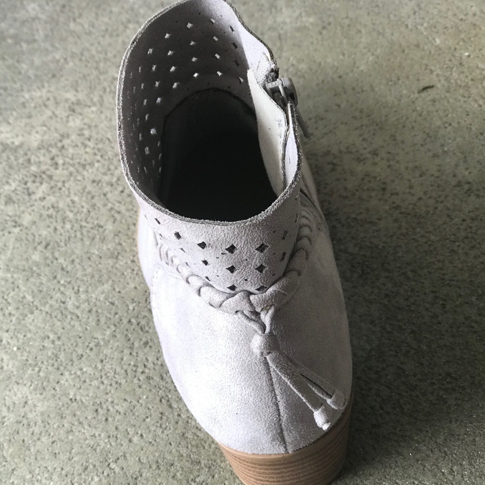 Last 1! Soda gray western perforated ankle booties - Picture 8 of 8
